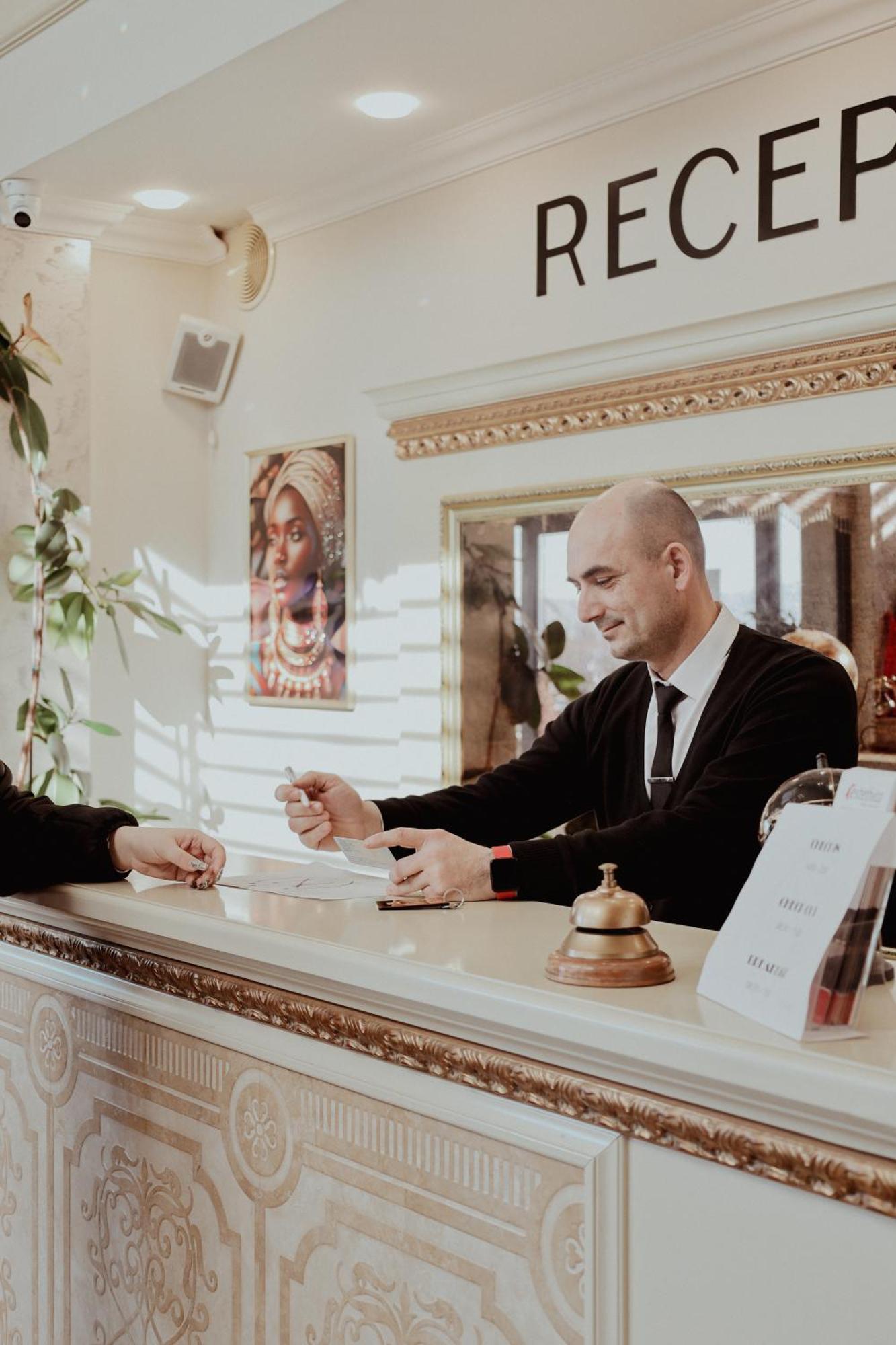 Nafron Hotel Πρίζρεν Εξωτερικό φωτογραφία